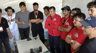 Selçuk Bayraktar, TEKNOFEST İnsansız Kara Araçları Yarışması'nı Ziyaret Etti