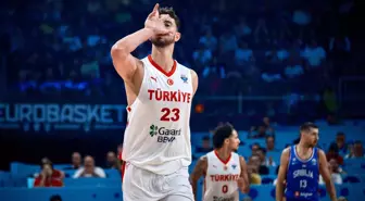 Türkiye, EuroBasket 2025'te Sırbistan'ı Mağlup Ederek Lider Tamamladı