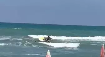Dalgalara Kapılan Aile Cankurtaranlar Tarafından Kurtarıldı
