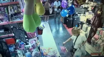 700 TL'lik Oyuncağı Çalan Kadın, 10 TL'lik Alışveriş Yaptı