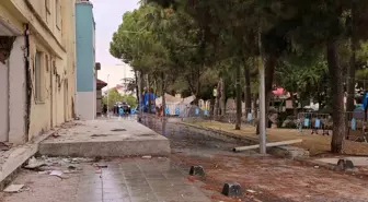 Sındırgı'da 5 Ay Sonra Yağmur Yağdı, Depremzedeler Tedirgin