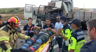 Kuzey Marmara Otoyolu'nda kamyonet TIR'a çarptı - 1