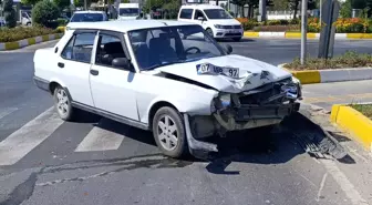 Manavgat'ta Motosiklet ve Tofaş Çarpıştı: Bir Kişi Ağır Yaralandı