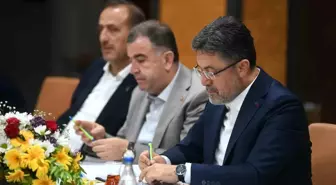 Bakan Yumaklı'dan Şap Hastalığıyla Mücadele Açıklaması