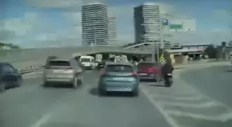 Şişli'de Motosiklet ve Otomobil Çarpıştı: Sürücü Yaralandı