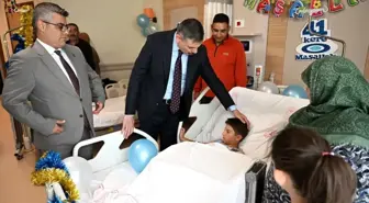 Vali Çiftçi, Şehir Hastanesi'nde Sünnet Olan Çocukları Ziyaret Etti