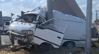 Çorum'da Kamyonet Çarpışması: 5 Yaralı