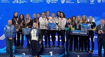 Curling Kadın Milli Takımı'ndan Çifte Madalya Başarısı