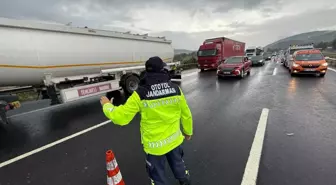 Düzce'de Zincirleme Kaza: 1 Ölü, 2 Yaralı