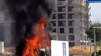 Elazığ'da Seyir Halindeki Tır Alev Alev Yandı