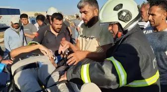 Hatay'da Ters Yöne Giren Otomobilin Çarpışması: 4 Yaralı