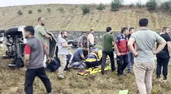 Sakarya'da Doğalgaz Minibüsü Devrildi: 3 Yaralı