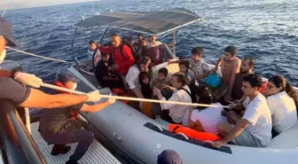 Marmaris'te Düzensiz Göçmenler Göçmen Kaçakçılarıyla Yakalandı