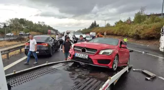 Düzce'de Feci Trafik Kazası: 30 Araç Birbirine Girdi, 1 Ölü 16 Yaralı