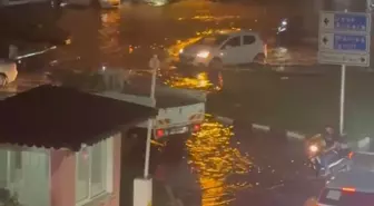 Turgutlu'da Şiddetli Yağış Hayatı Olumsuz Etkiledi