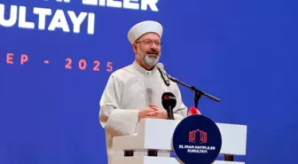 Ali Erbaş, İmam Hatipliler Kurultayı'nda Sunum Yaptı