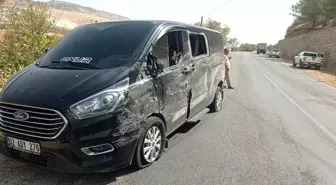 Adıyaman'da Kamyon ile Minibüs Çarpıştı: 1 Yaralı