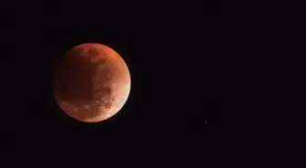 Van'da Kanlı Ay Tutulması İzleniyor