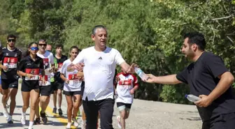 Özgür Özel, CHP 102'nci Yıl Koşusu'na katıldı
