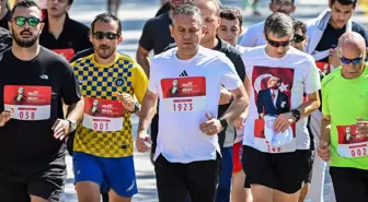 CHP Genel Başkanı Özgür Özel, 'CHP 102'nci Yıl Koşusu'na Katıldı