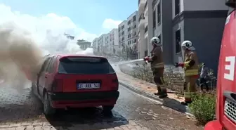 İskenderun'da Tofaş Otomobil Yangını