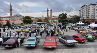 Sivas Kongresi'nin 106. Yılı Klasik Otomobil Fuarı ile Kutlandı