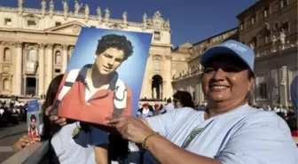 Papa, Carlo Acutis'i Aziz İlan Etti
