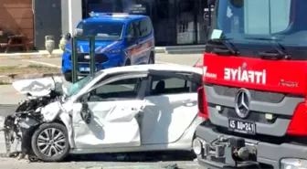 Manisa'da Zincirleme Trafik Kazası: 1 Ölü, 3 Yaralı