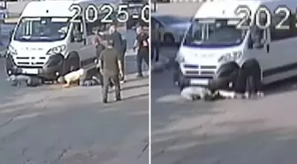 Anne ve oğlu minibüsün altında kaldı