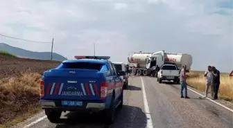 Ankara'da Tır ile Otomobil Çarpıştı: 4 Yaralı