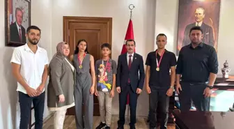 Bozdoğanlı Muay Thai Sporcularına Kaymakam'dan Tebrik