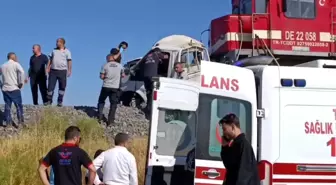 Elazığ'da Tren Kamyonete Çarptı: 1 Yaralı