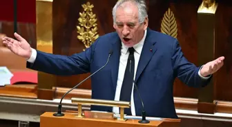 Fransa'da Başbakan François Bayrou hükümeti düştü
