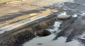 Adıyaman'da Açık Lağım Çukuru Tehlike Saçıyor