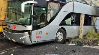 Meksika'da Tren ile Otobüs Çarpıştı: 8 Ölü, 45 Yaralı