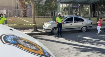 Şanlıurfa'da Kontrolden Çıkan Otomobil Otobüs Durağına Daldı: 1 Ölü, 3 Yaralı