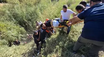 Siirt'te Öğretmenleri Taşıyan Araç Dereye Uçtu: 2 Yaralı