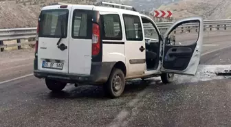 Sivas'ta Kafa Kafaya Çarpışma: 4 Yaralı