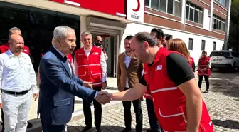 Bülent Arınç ve Ahmet Mücahit Arınç, Türk Kızılay Manisa İl Merkezi'ni Ziyaret Etti