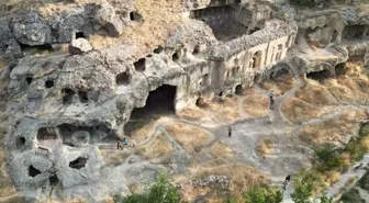 Türkiye'de tek ve 800 yıldır ayakta: Üstü cami, altı kilise 