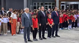 Zonguldak'ta Eğitim Öğretim Yılı İçin Çelenk Sunma Töreni Düzenlendi