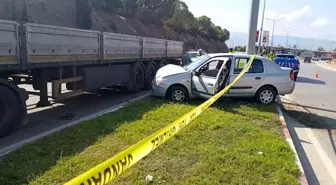 Çanakkale'de Tır-Otomobil Kazası: 1 Ölü, 1 Yaralı