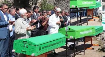 Anne ve 2 çocuğuna veda! Okul sıraları musalla oldu