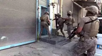 Gaziantep'te Şafak Operasyonu: Çok Sayıda Aranan Şahıs Yakalandı