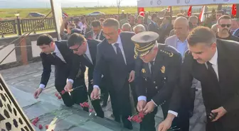 Iğdır'da 10 yıl önce şehit olan 13 polis memuru dualarla anıldı