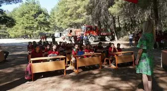 Gaziemir İmam Hatip Ortaokulu Öğrencileri İlk Dersi Ormanda Yaptı