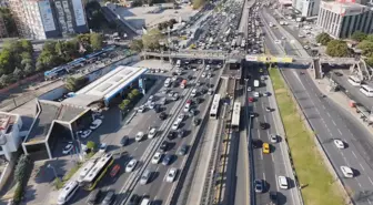 İstanbul'da Okul Servisleriyle Trafik Yoğunluğu Yüzde 60'a Ulaştı