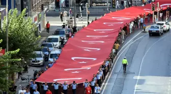 İzmir'in Kurtuluşu Zafer Yürüyüşü ile Kutlandı