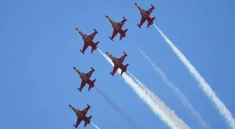 SOLOTÜRK VE TÜRK YILDIZLARI NEFES KESTİ