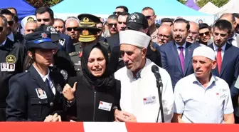 İzmir'de polis merkezine saldırı: 2 şehit için tören düzenlendi